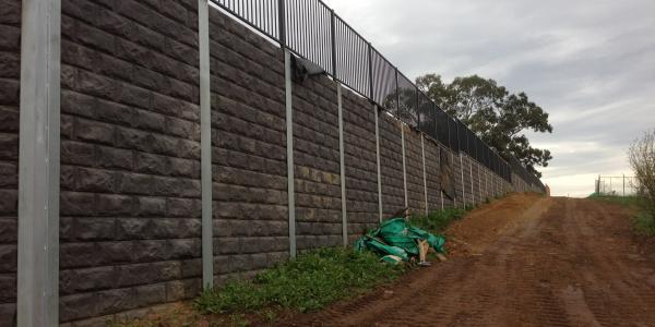 Uni Hill Bundoora Retaining Walls Melbourne | Stringline